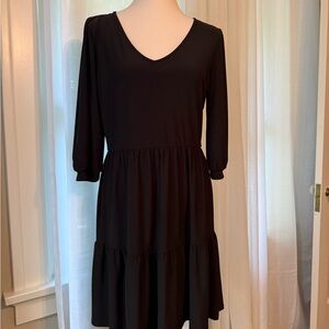 Kaileigh Black Tiered V-Neck Tiered Dress